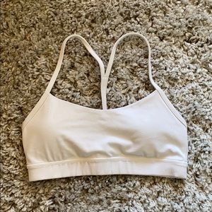 white lululemon sports bra